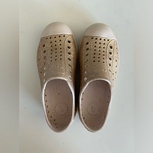 Kids Native Shoes Glitter Gold size 11c